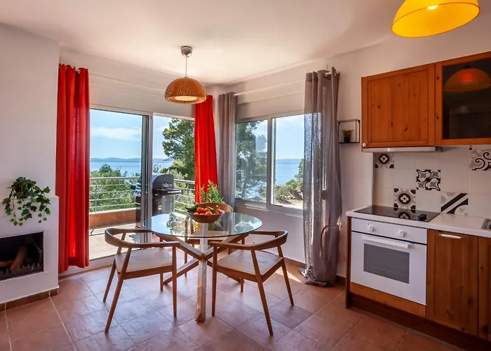 Prázdninový dům Kanonika Homes By The Sea